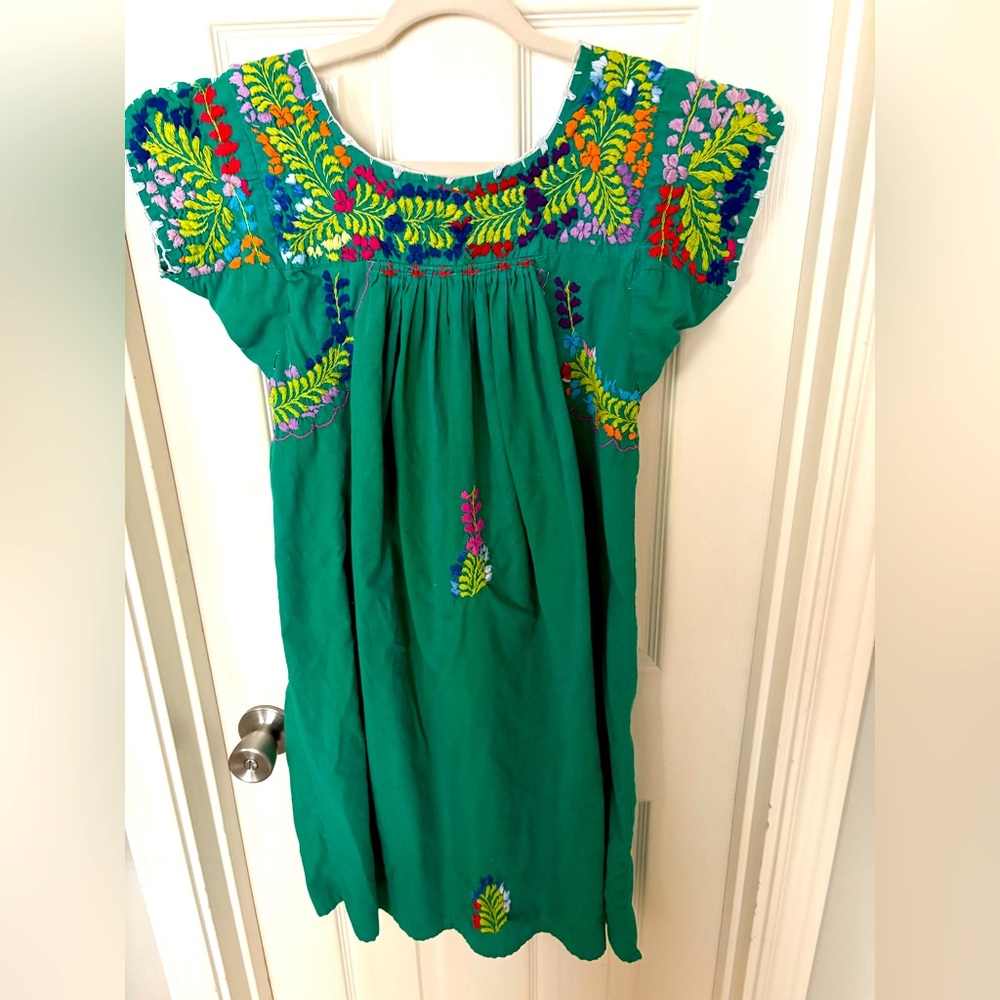 CLASSIC VINTAGE MEXICAN OAXACA Embroidered Green Dress- small